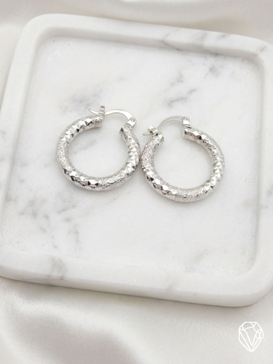 Aretes Argolla Diamantada Mediana — Oro Laminado Americano | Varelis