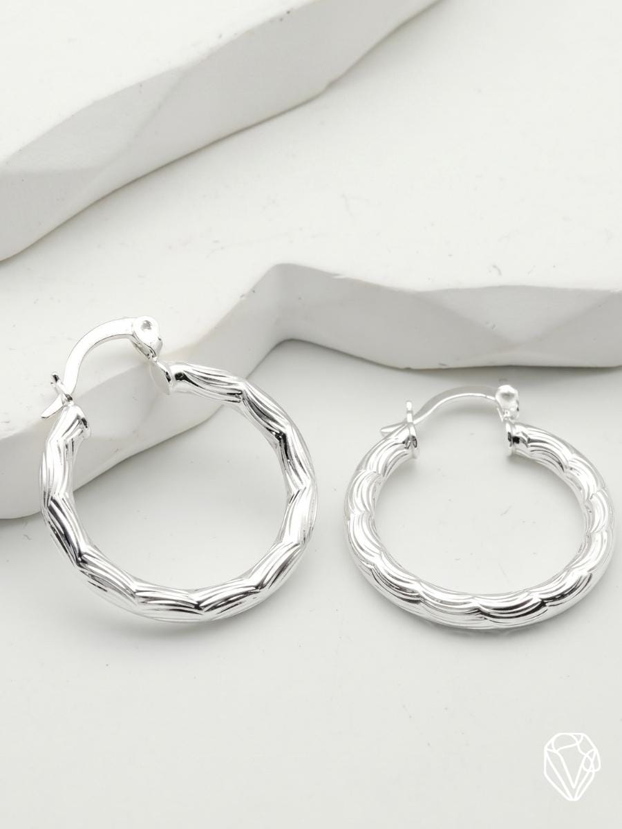 Aretes Argolla Bambú — Oro Laminado Americano | Varelis