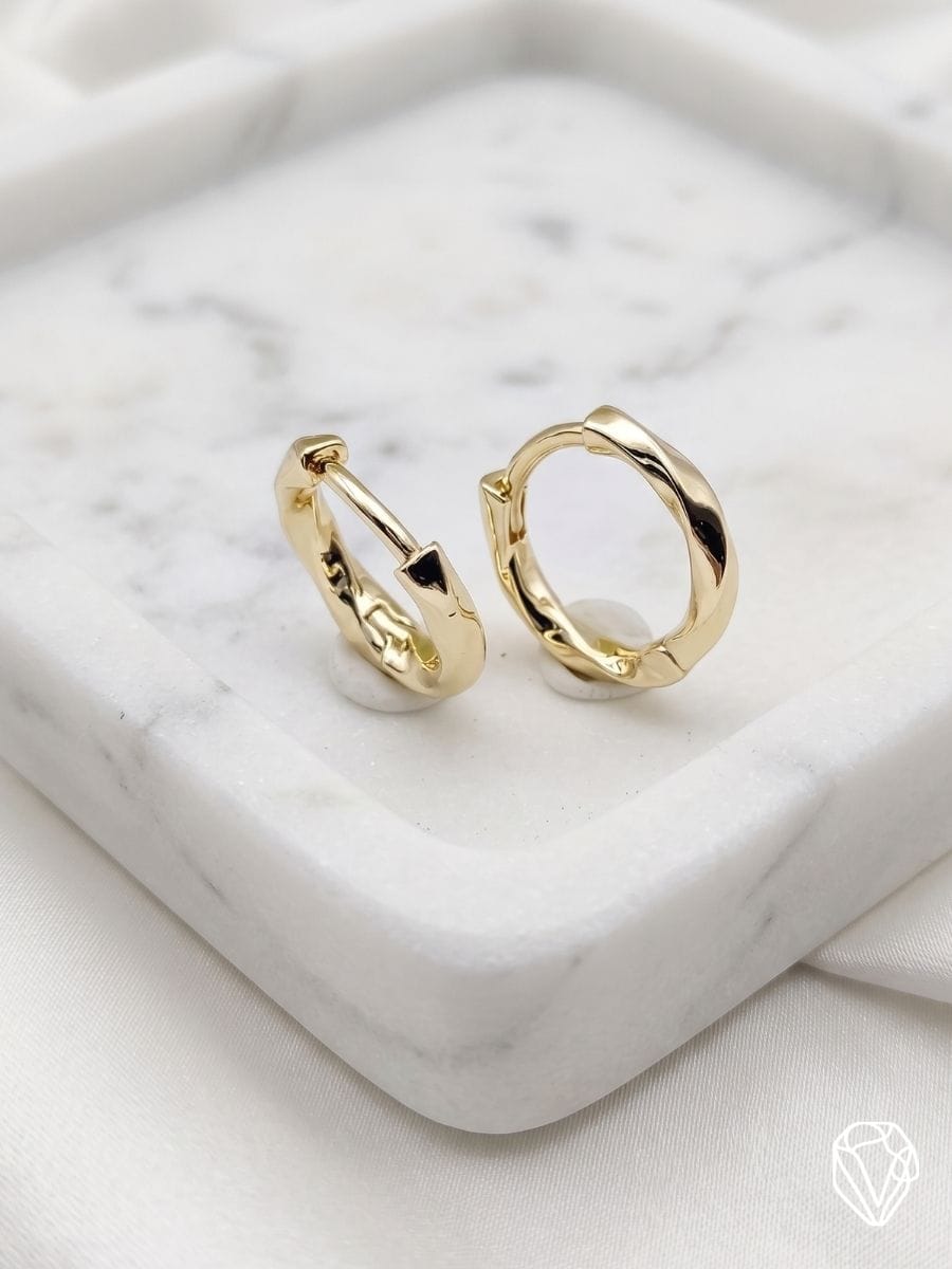 Aretes Argolla Torcida — Oro Laminado Americano | Varelis